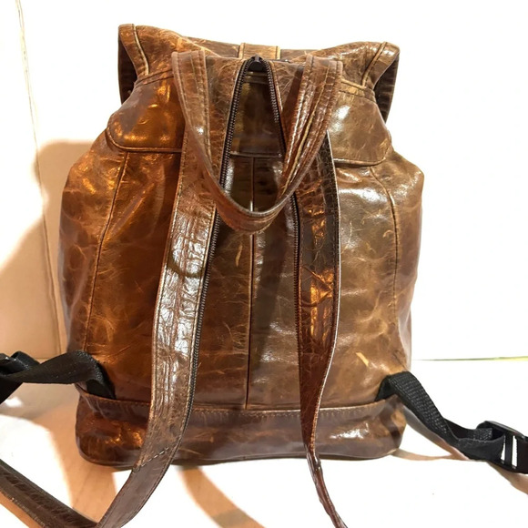 Vintage brown distressed leather backpack - Picture 2 of 6